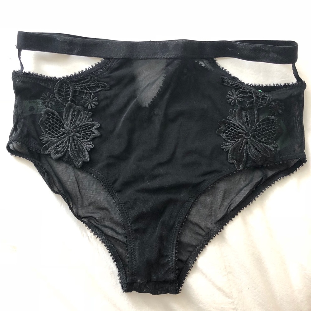 NWT high-waisted black lace panties